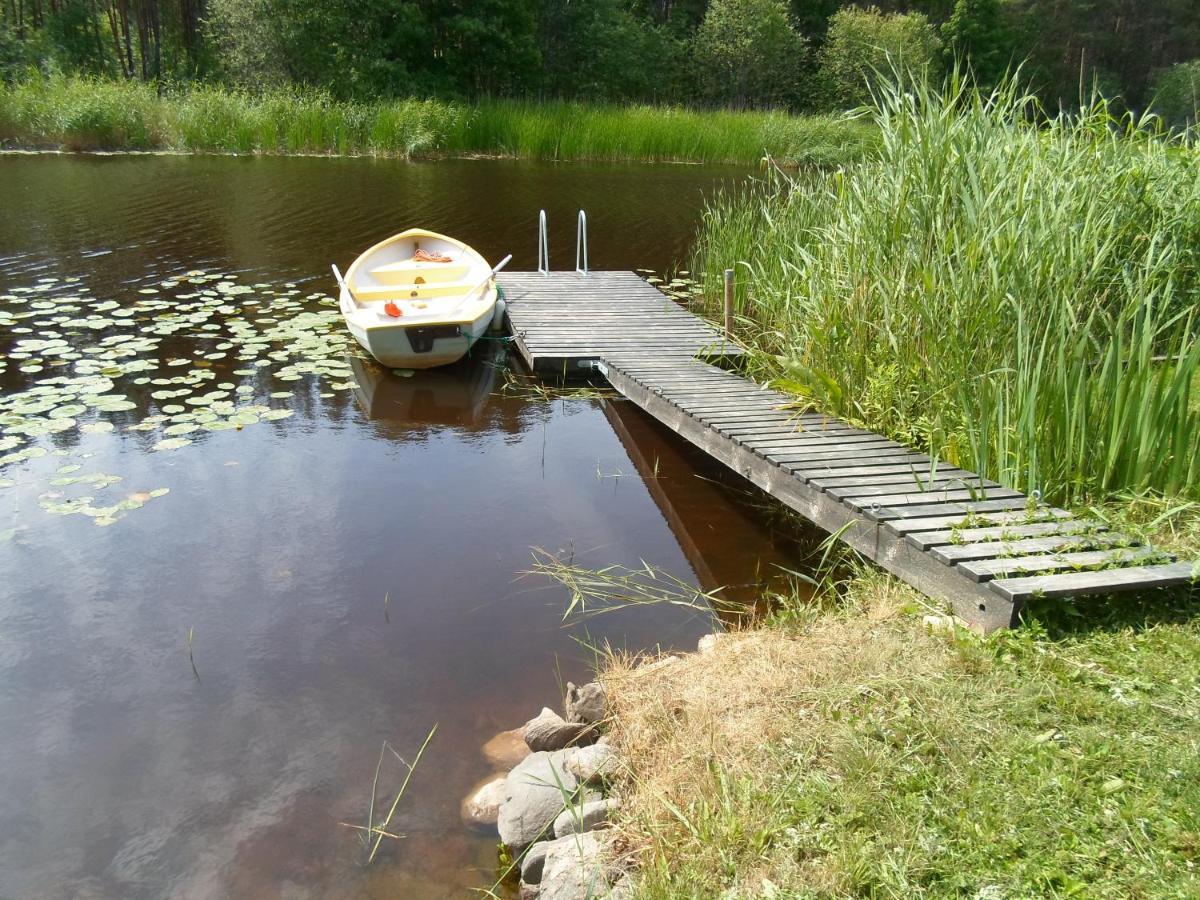 Tihase Puhkemajake Pärnu Buitenkant foto