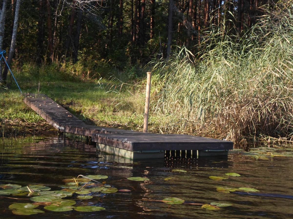 Tihase Puhkemajake Pärnu Buitenkant foto